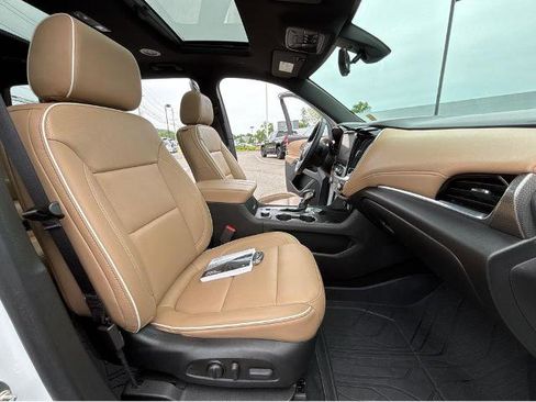 Used 2023 Chevrolet Traverse Premier w/ LPO, Floor Liner Package AWD/4WD image 6