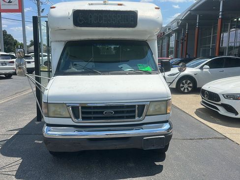 Used 2003 Ford E-450 and Econoline 450 RWD image 15