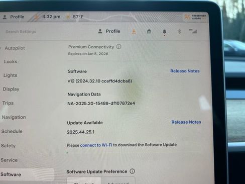 Used 2023 Tesla Model 3 Standard Range image 22