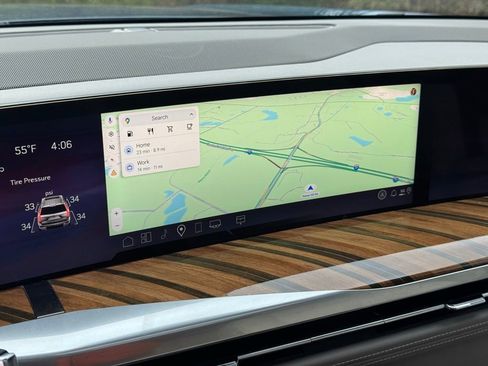 Certified 2025 Cadillac Escalade ESV Sport Platinum image 42