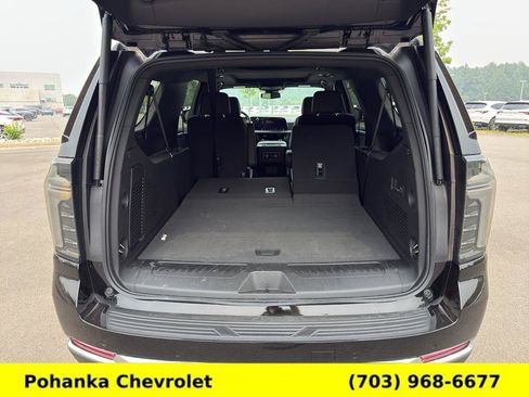 Used 2025 Chevrolet Suburban LT w/ Comfort Package AWD/4WD image 25
