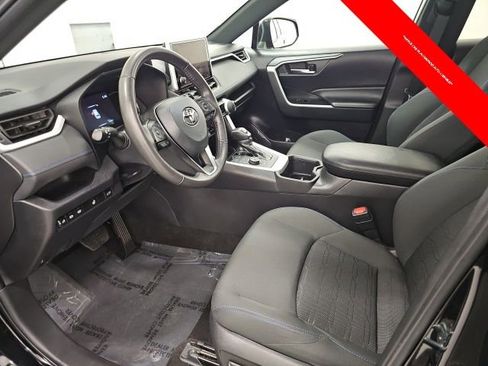 Used 2024 Toyota RAV4 SE image 14
