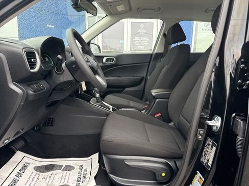 Used 2026 Hyundai Venue SE image 12