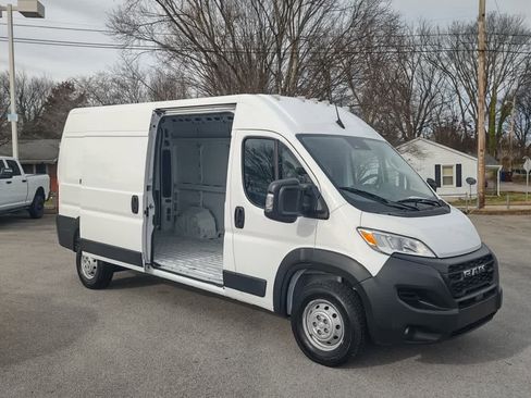 Used 2023 RAM ProMaster 2500 image 3