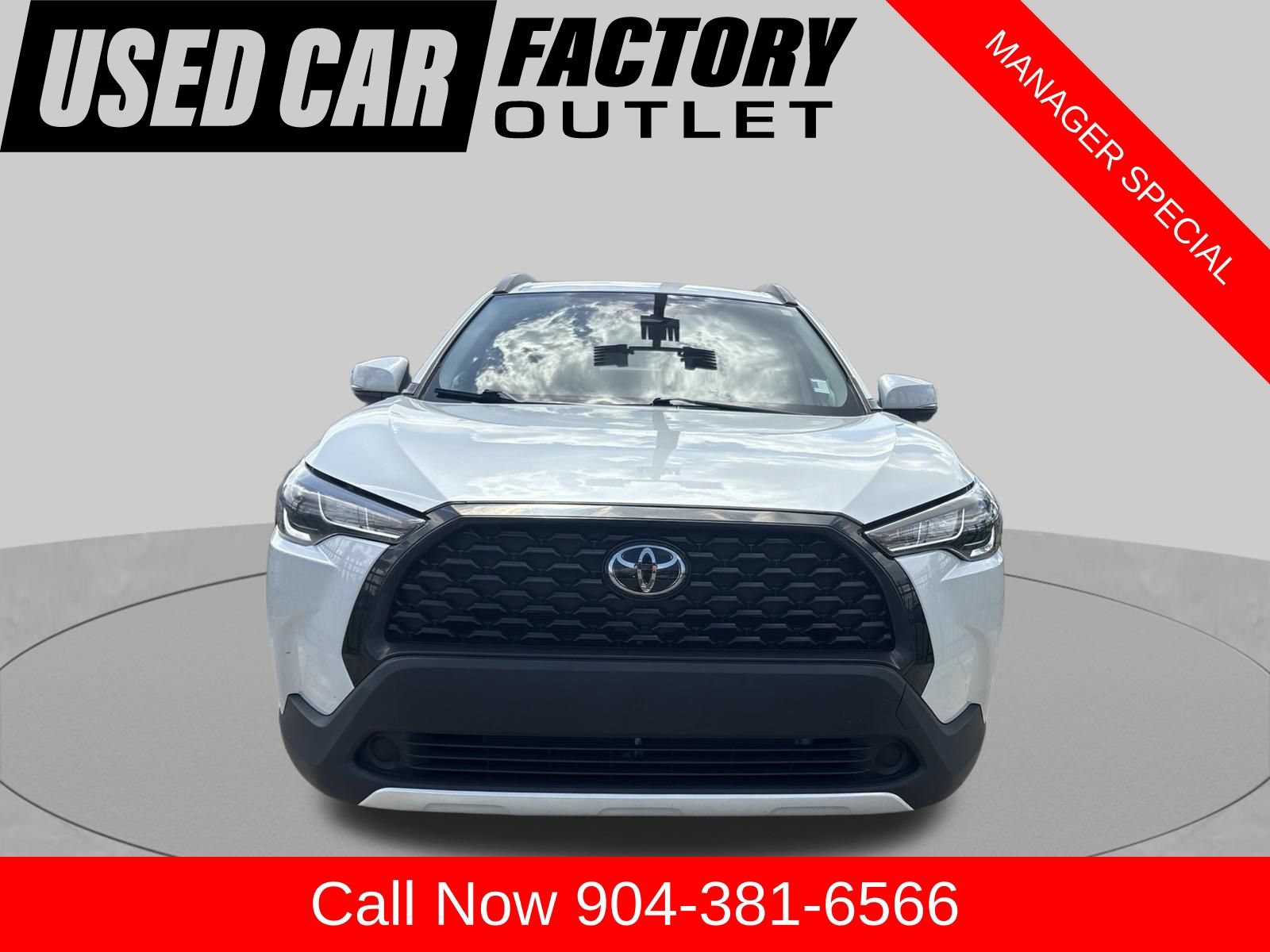 Used 2024 Toyota Corolla Cross LE w/ Moonroof Package FWD image 5