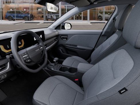 New 2025 Kia K4 LXS image 16