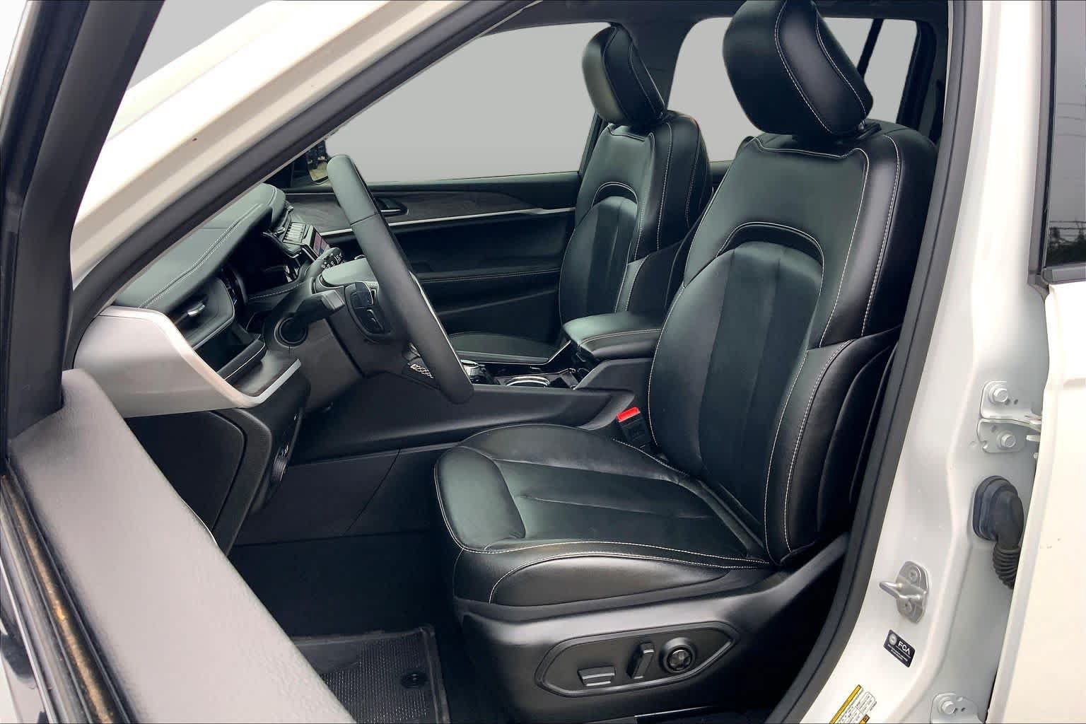 Used 2022 Jeep Grand Cherokee Limited 4xe AWD/4WD image 8