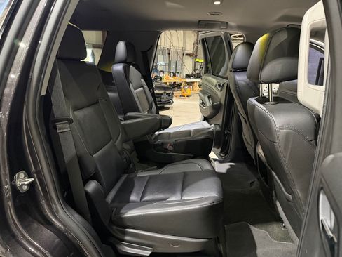 Used 2018 Chevrolet Tahoe LT w/ LT Signature Package RWD image 22