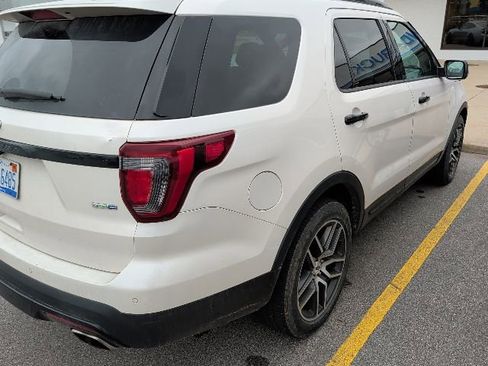 Used 2016 Ford Explorer Sport w/ Equipment Group 401A AWD/4WD image 4
