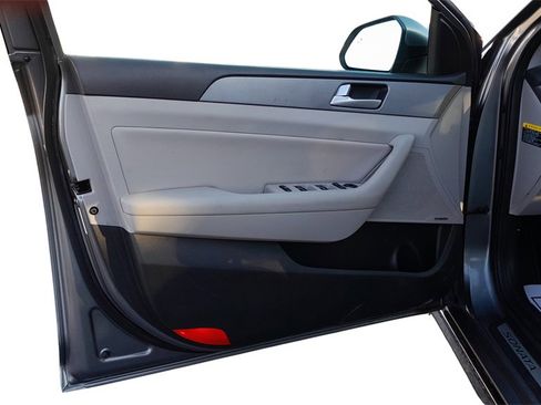 Used 2017 Hyundai Sonata Plug-In Hybrid image 15