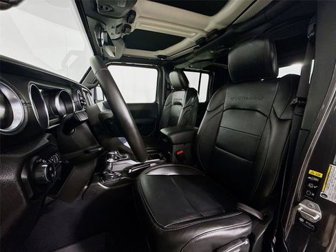 Used 2022 Jeep Gladiator Overland w/ Popular Equipment Package image 21
