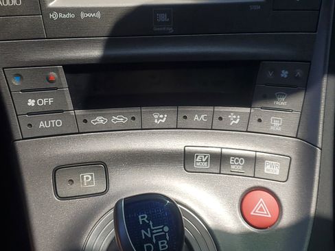 Used 2014 Toyota Prius Four FWD image 28