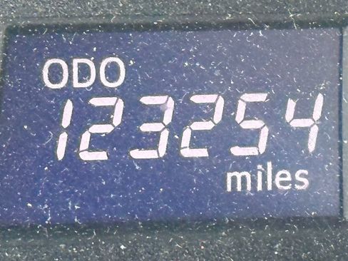 Used 2012 Toyota Camry LE FWD image 10