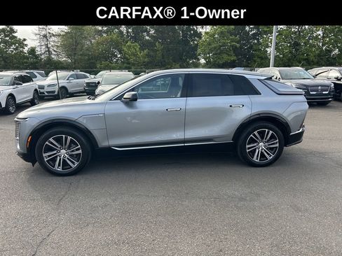 Used 2024 Cadillac Lyriq Luxury image 2