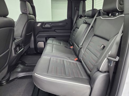 Used 2024 GMC Sierra 1500 AT4X image 9