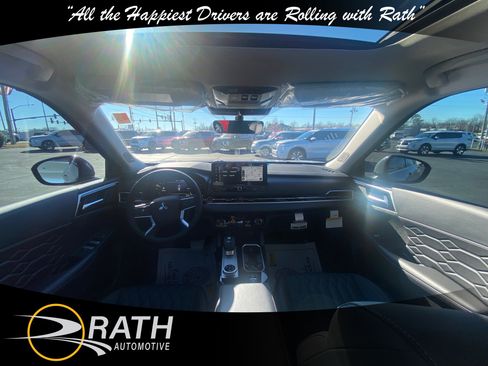 New 2025 Mitsubishi Outlander SEL image 19