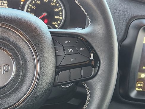 Used 2021 Jeep Renegade Latitude image 28