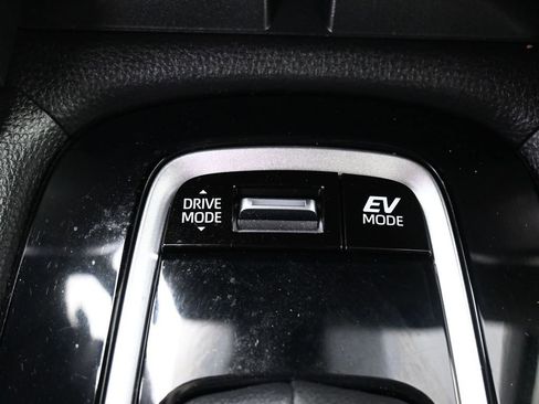 Used 2024 Toyota Corolla Cross XSE w/ Convenience Package image 26