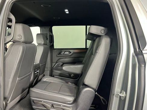 Used 2025 GMC Yukon XL Denali image 27