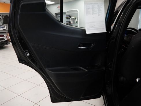 Used 2018 Toyota C-HR XLE image 20