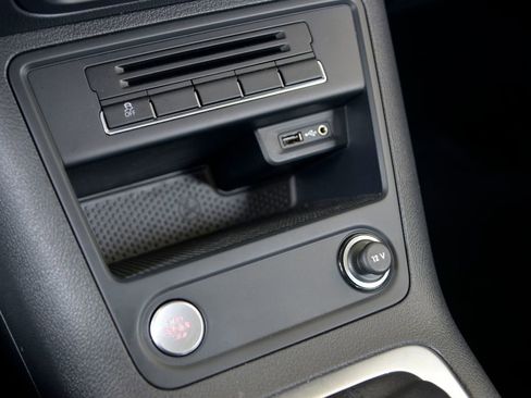 Used 2017 Volkswagen Tiguan S image 25