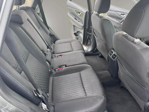 Used 2018 Nissan Rogue SV w/ Premium Package FWD image 15