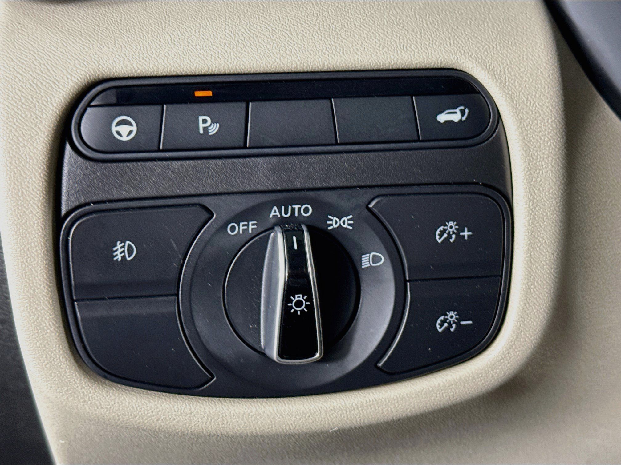Used 2022 INFINITI QX50 Essential FWD image 9