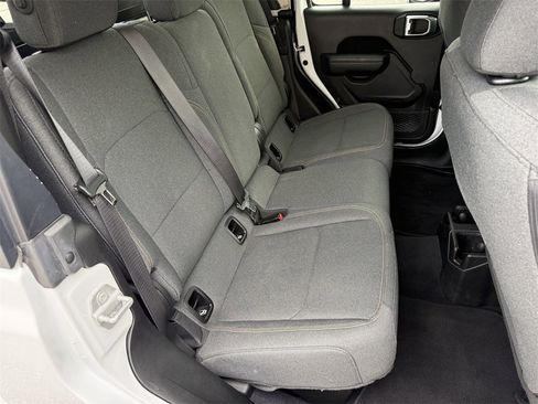 Used 2024 Jeep Gladiator Sport image 33