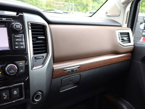 Used 2017 Nissan Titan Platinum Reserve AWD/4WD image 41