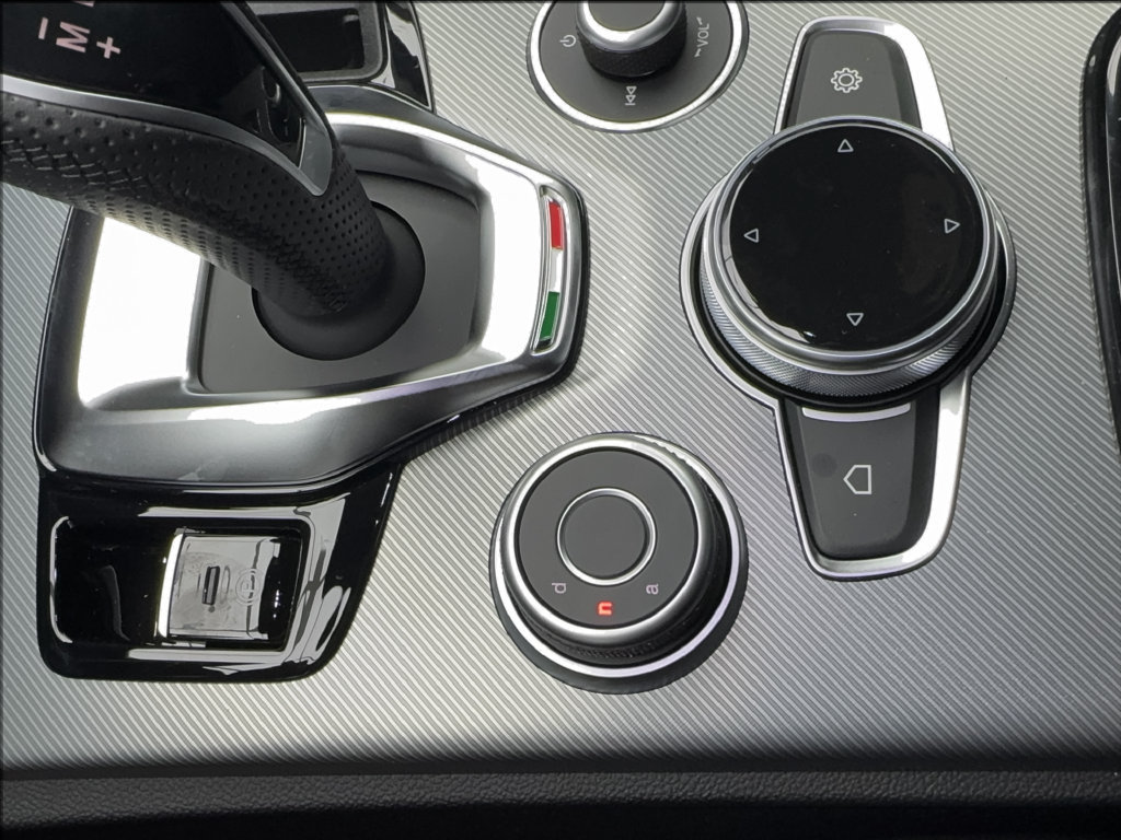 New 2026 Alfa Romeo Stelvio Sprint w/ Convenience Package AWD/4WD image 48