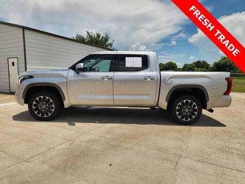 Used 2022 Toyota Tundra Limited w/ Power Package AWD/4WD image 4