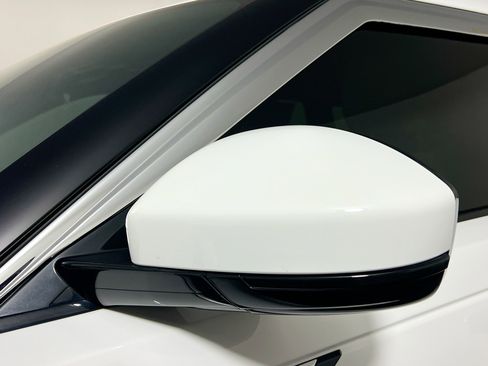 Used 2023 Land Rover Range Rover Velar S image 12