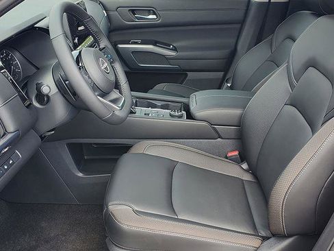 New 2025 Nissan Pathfinder SL AWD/4WD image 9