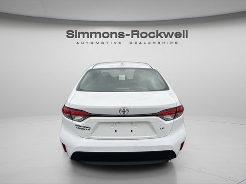 Used 2025 Toyota Corolla LE image 6