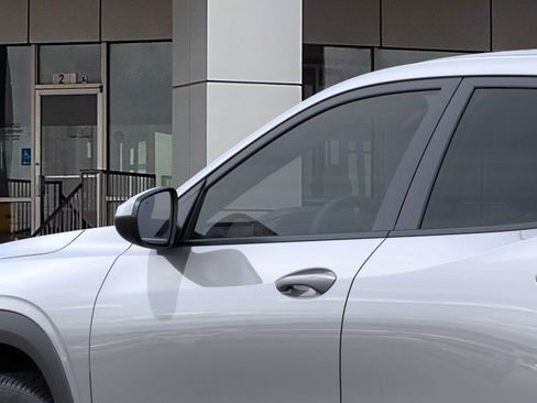 New 2026 Chevrolet Trax LS w/ LS Convenience Package FWD image 12