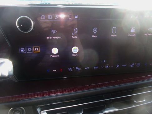 Used 2024 Chevrolet Traverse RS w/ LPO, Floor Liner Package image 23