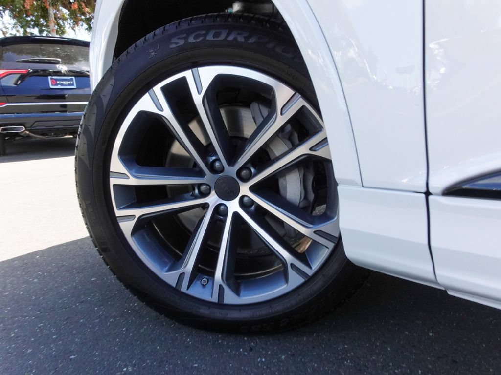 Used 2026 Audi Q7 2.0T Premium Plus w/ Premium Plus Package AWD/4WD image 10