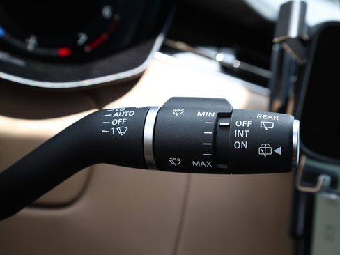 Used 2023 Land Rover Range Rover Long Wheelbase Autobiography image 44