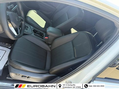 Used 2022 Volkswagen Tiguan SE R-Line FWD image 8