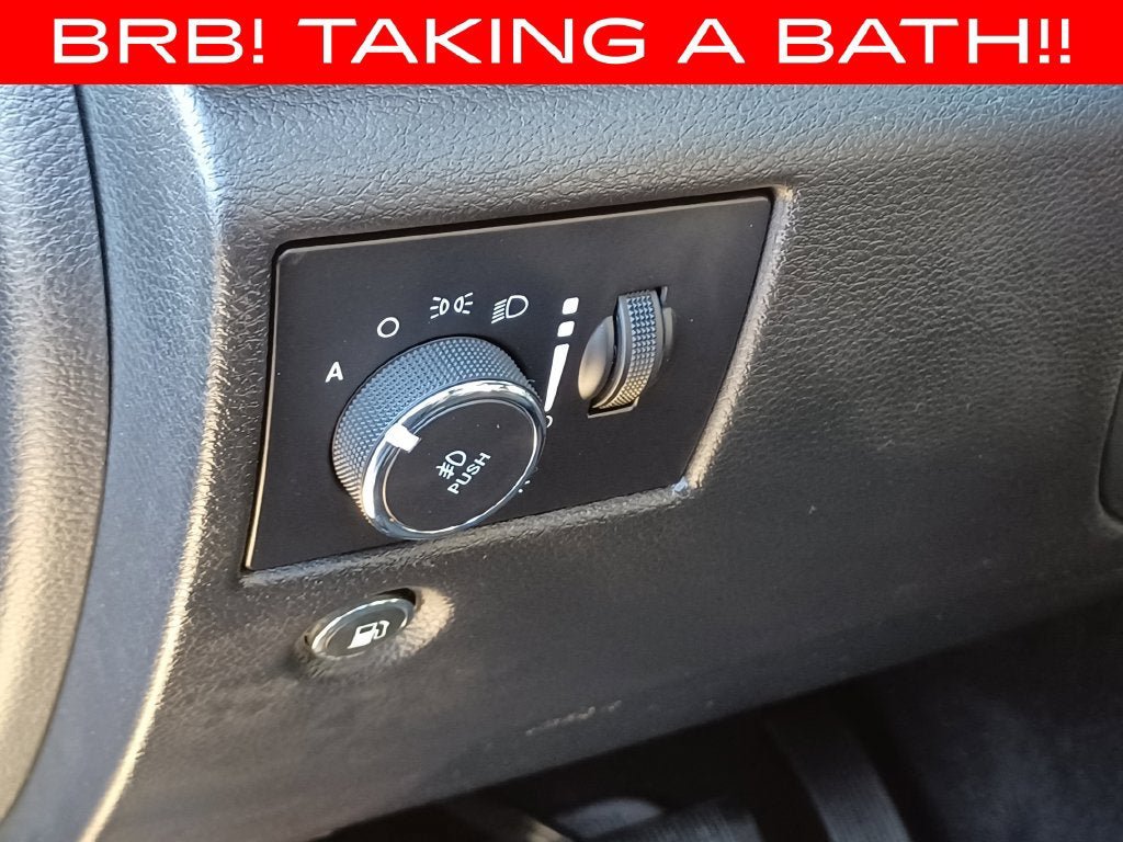 Used 2020 Jeep Grand Cherokee Altitude AWD/4WD image 9