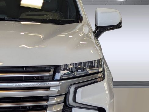 Used 2021 Chevrolet Suburban High Country w/ Premium Package image 11