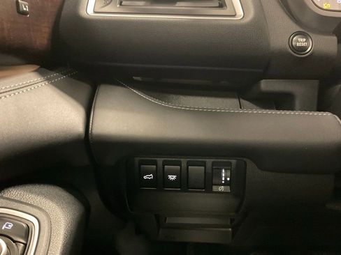 Used 2023 Subaru Ascent Touring image 10