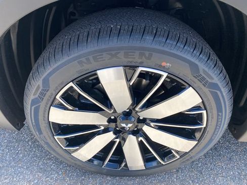 New 2026 Mitsubishi Outlander SE AWD/4WD image 16
