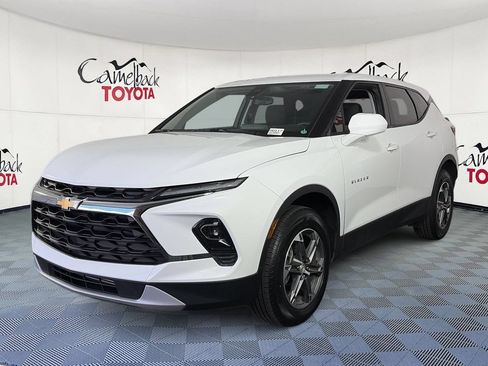 Used 2025 Chevrolet Blazer LT FWD image 4