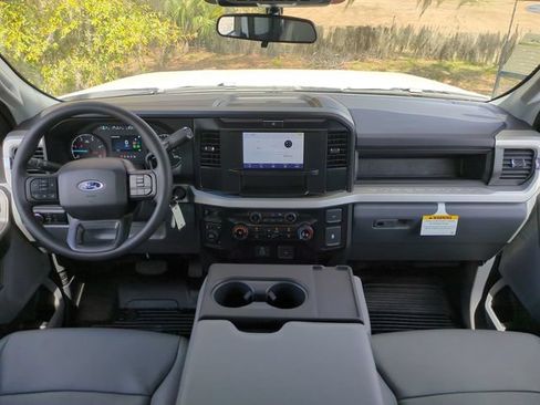 New 2026 Ford F250 XL w/ XL Chrome Package AWD/4WD image 15