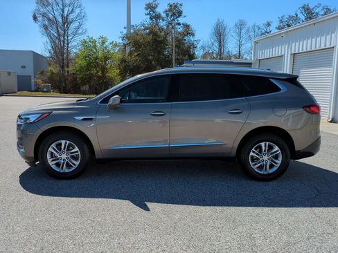 Used 2018 Buick Enclave Essence image 8