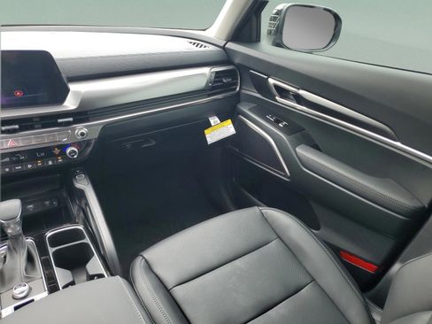 New 2025 Kia Telluride S image 10