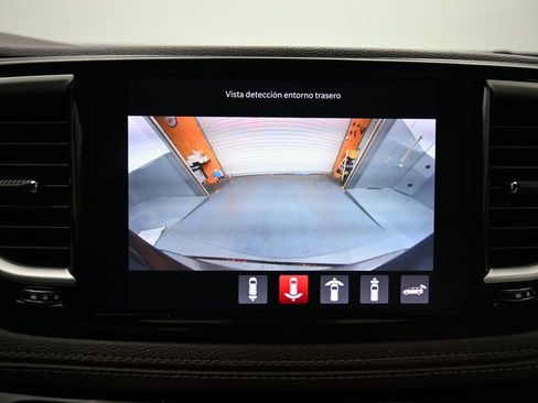 Used 2021 Chrysler Pacifica Touring-L image 25