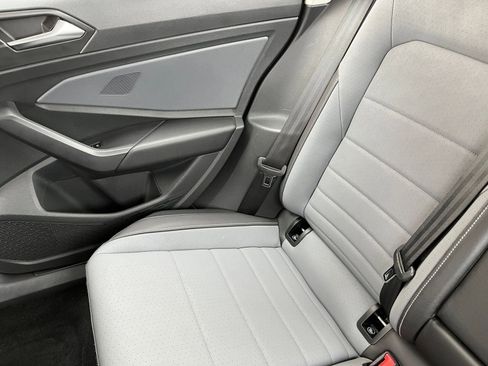 Used 2025 Volkswagen Jetta SE image 39