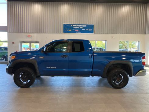 Used 2016 Toyota Tundra SR5 image 8